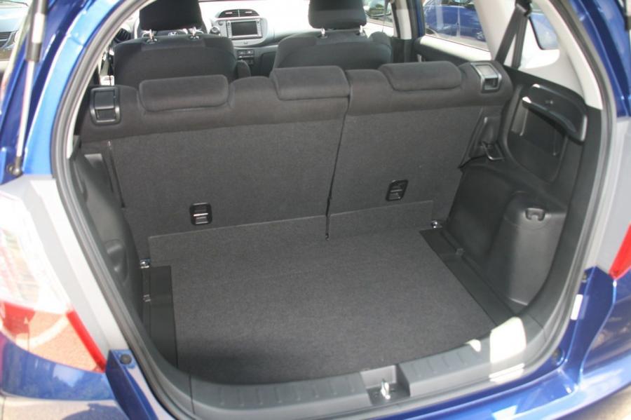  Honda Fit Sport 2009 года  (фото 31 из 66)